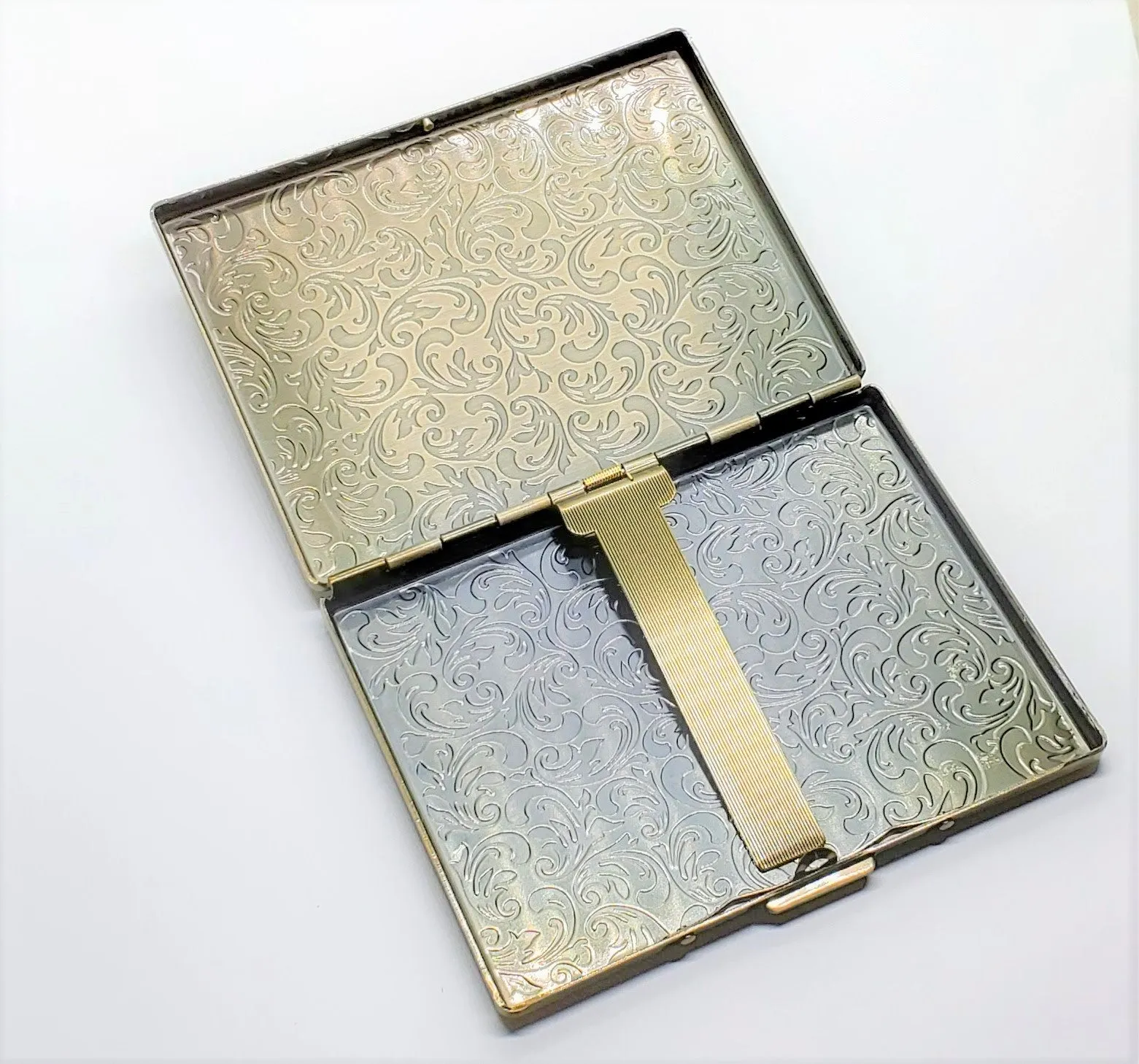 Handmade Antique Bronze Embossed Lion Cigarette Case