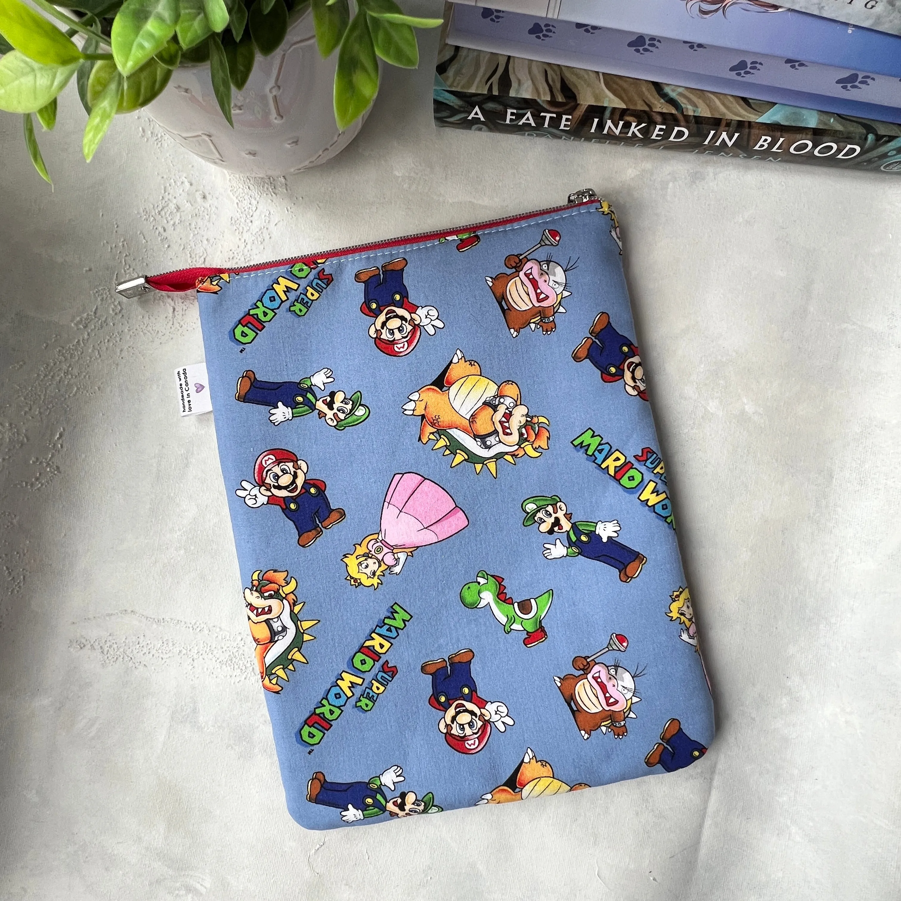 Super Mario  -  Zippered Book Sleeve