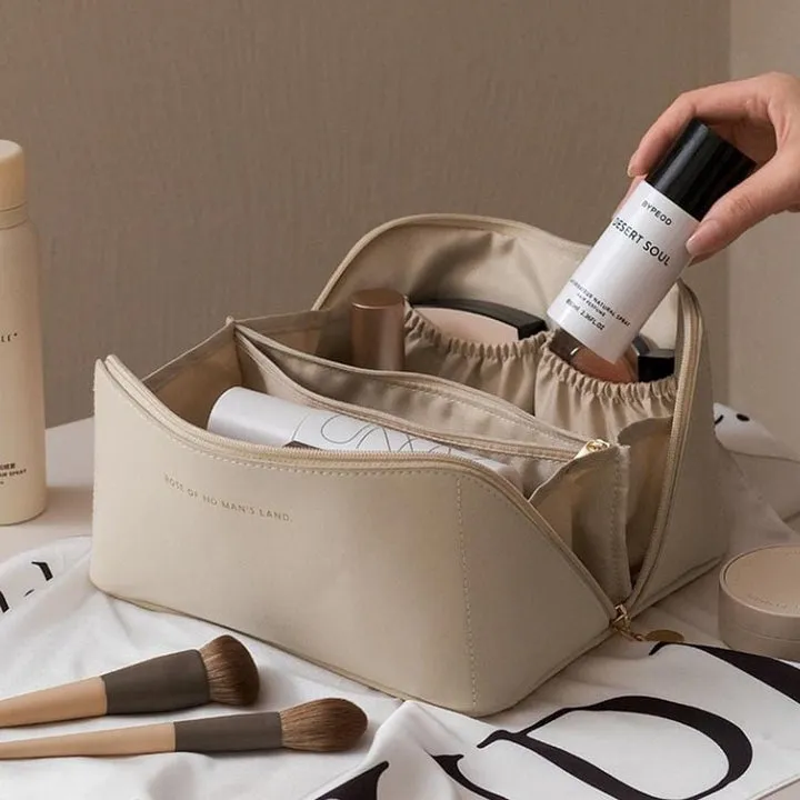 Women - Cosmetic Bag - Luxurious Design - Stylish Makeup Organizer