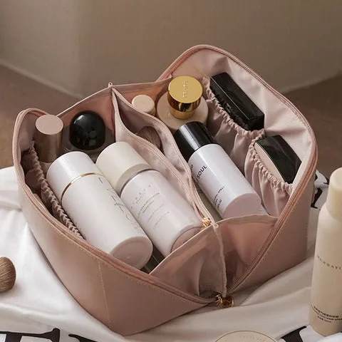 Women - Cosmetic Bag - Luxurious Design - Stylish Makeup Organizer